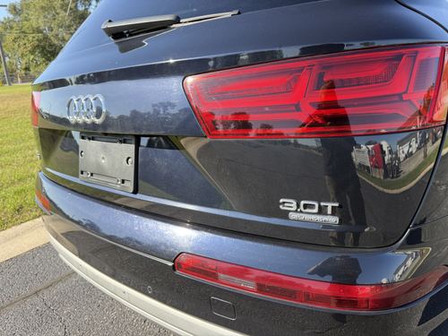 2017 Audi Q7 3.0T Premium — photo 14