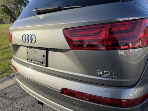 2017 Audi Q7 3.0T Premium — photo 11