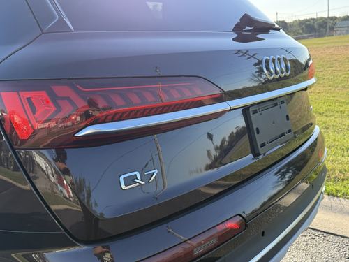2021 Audi Q7 55 Premium Plus — photo 13
