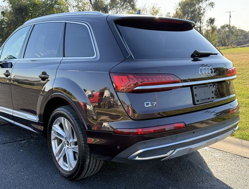 2021 Audi Q7 55 Premium Plus — photo 8