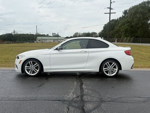 2017 BMW 230 xDrive — photo 10