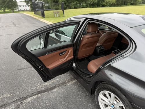 2015 BMW 528 5-Series — photo 38
