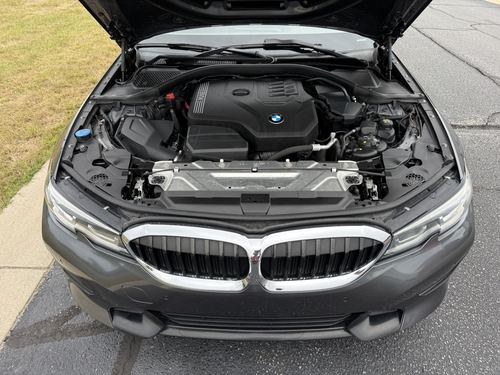 2019 BMW 330 xDrive — photo 32