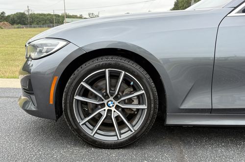 2019 BMW 330 xDrive — photo 13