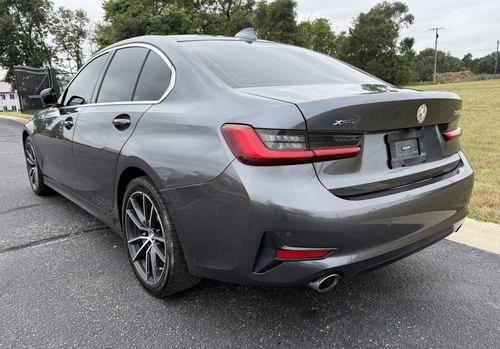 2019 BMW 330 xDrive — photo 10