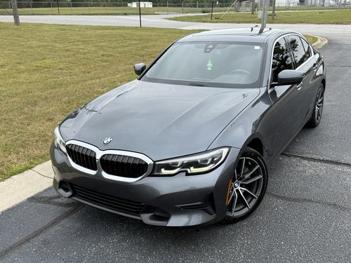 2019 BMW 330 xDrive — photo 2