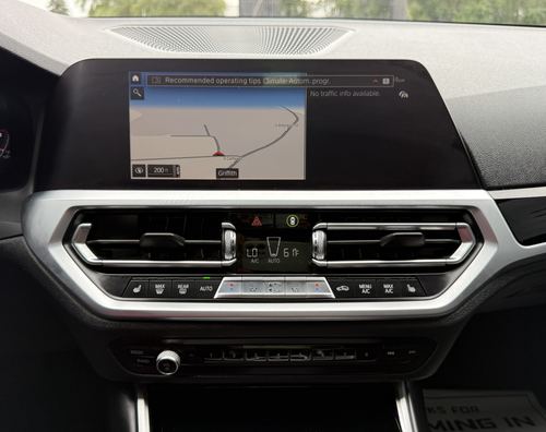 2019 BMW 330 xDrive — photo 22