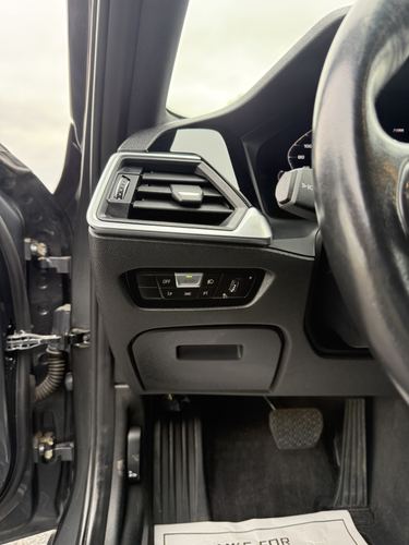 2019 BMW 330 xDrive — photo 31