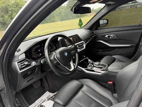 2019 BMW 330 xDrive — photo 16