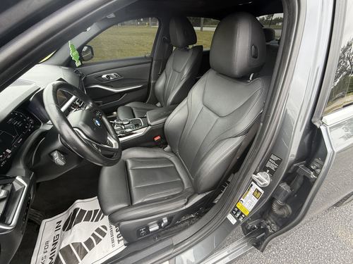 2019 BMW 330 xDrive — photo 19