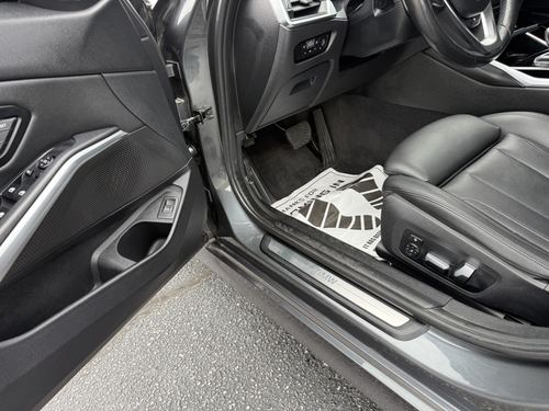2019 BMW 330 xDrive — photo 29