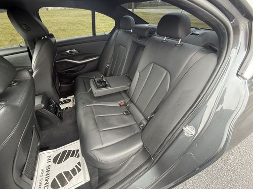 2019 BMW 330 xDrive — photo 27