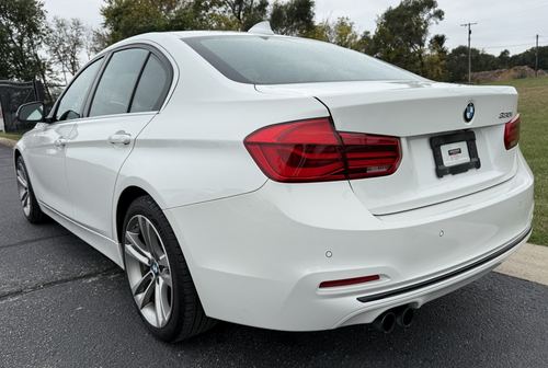 2017 BMW 330 330i SULEV Sedan — photo 9