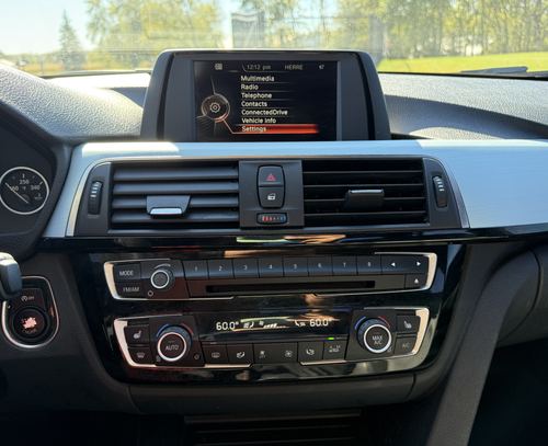 2016 BMW 328 328i SULEV — photo 23