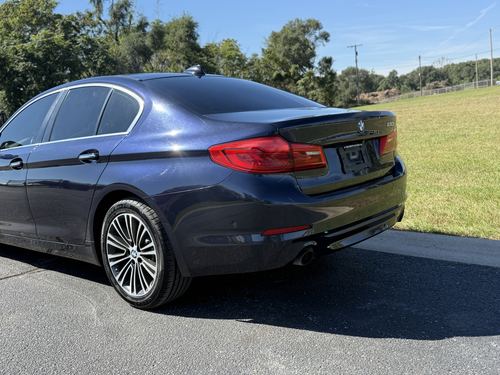 2017 BMW 530 530i — photo 11