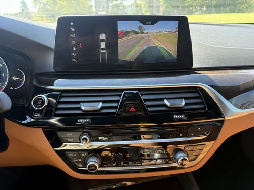 2017 BMW 530 530i — photo 23