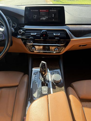 2017 BMW 530 530i — photo 34