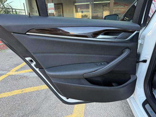 2019 BMW 530E iPerformance — photo 33