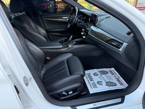 2019 BMW 530E iPerformance — photo 20