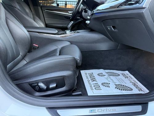 2019 BMW 530E iPerformance — photo 22