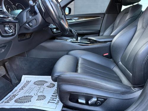 2019 BMW 530E iPerformance — photo 18