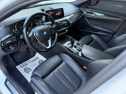 2019 BMW 530E iPerformance — photo 14