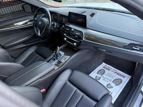 2019 BMW 530E iPerformance — photo 16