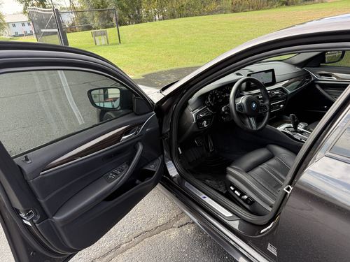 2018 BMW 540 xDrive — photo 20