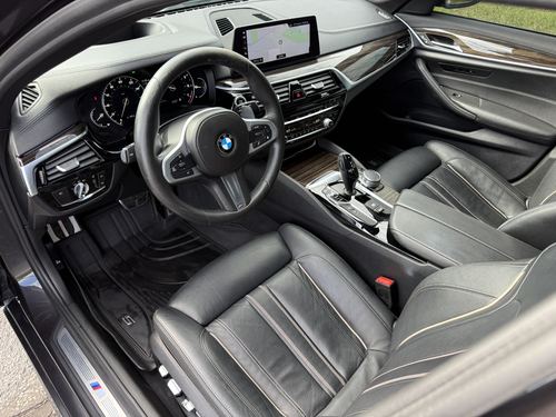 2018 BMW 540 xDrive — photo 23