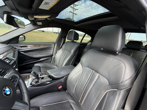 2018 BMW 540 xDrive — photo 25