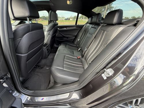 2018 BMW 540 xDrive — photo 28