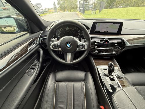 2018 BMW 540 xDrive — photo 18