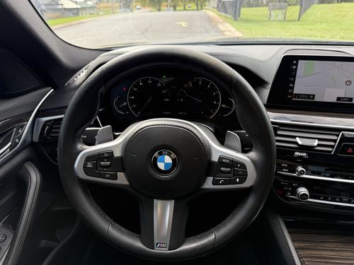 2018 BMW 540 xDrive — photo 26
