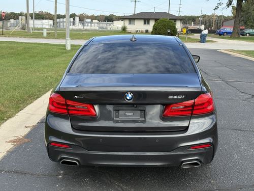 2018 BMW 540 xDrive — photo 9