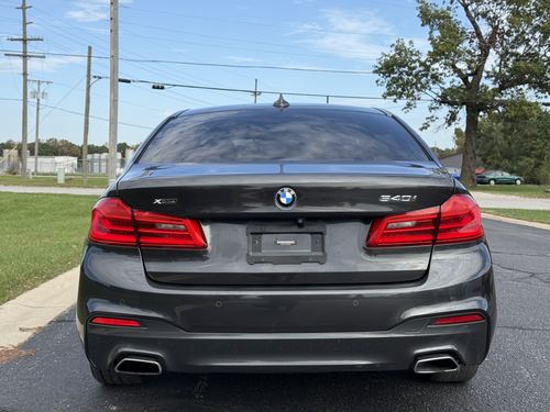 2018 BMW 540 xDrive — photo 10