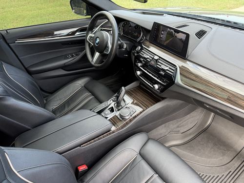 2018 BMW 540 xDrive — photo 19