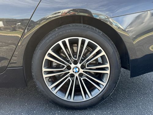 2020 BMW 530 xDrive — photo 13