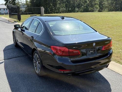 2020 BMW 530 xDrive — photo 6