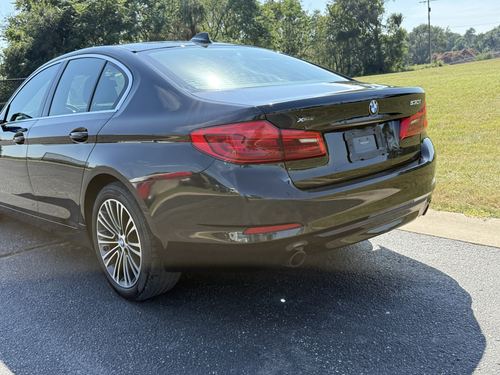 2020 BMW 530 xDrive — photo 7