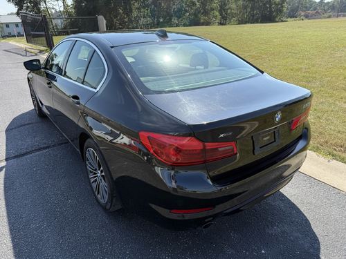 2020 BMW 530 xDrive — photo 9