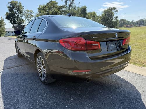 2020 BMW 530 xDrive — photo 10