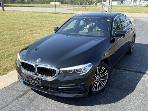 2020 BMW 530 xDrive — photo 2