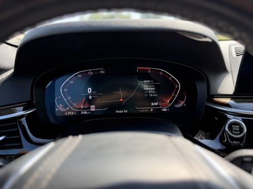 2020 BMW 530 xDrive — photo 25