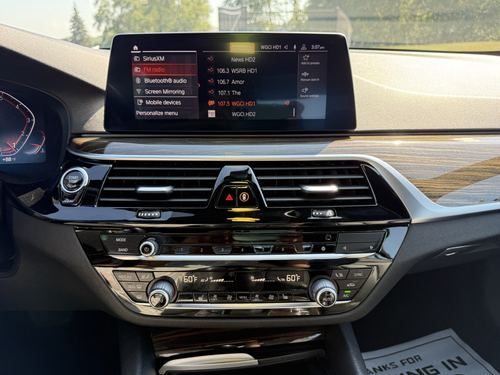 2020 BMW 530 xDrive — photo 23