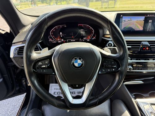 2020 BMW 530 xDrive — photo 15