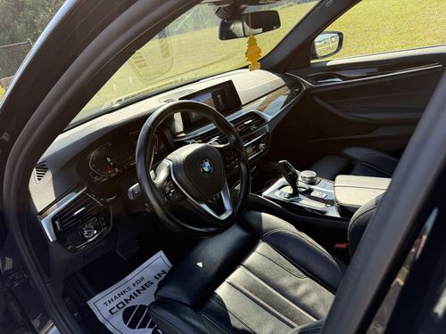2020 BMW 530 xDrive — photo 17
