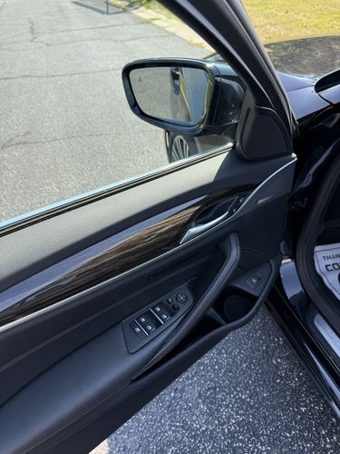 2020 BMW 530 xDrive — photo 30