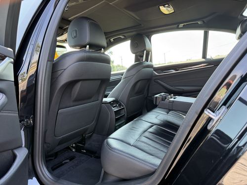 2020 BMW 530 xDrive — photo 29