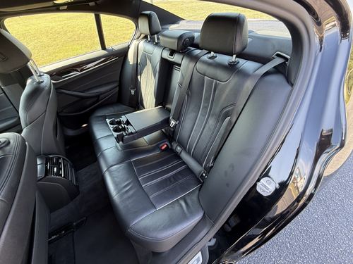2020 BMW 530 xDrive — photo 26