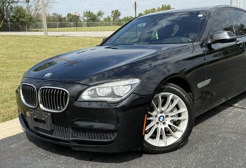 2014 BMW 750 i xDrive — photo 17